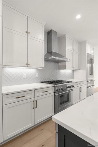 156 N Center Unit 203, Northville, MI 48167