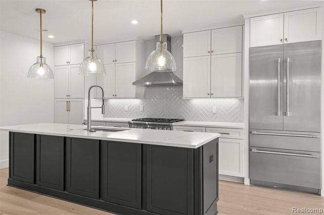 156 N Center Unit 203, Northville, MI 48167