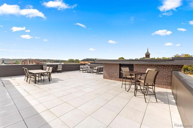 156 N Center Unit 203, Northville, MI 48167