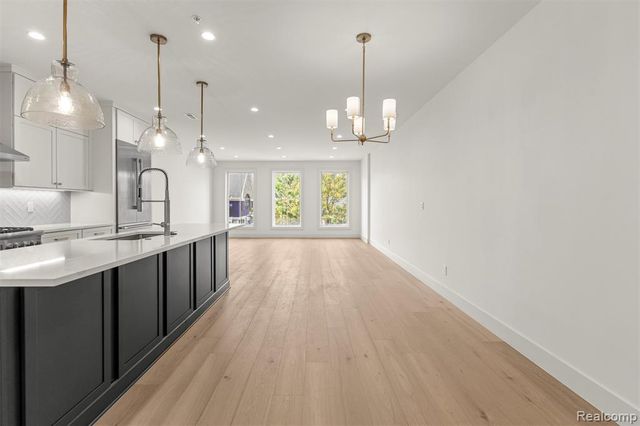 156 N Center Unit 203, Northville, MI 48167