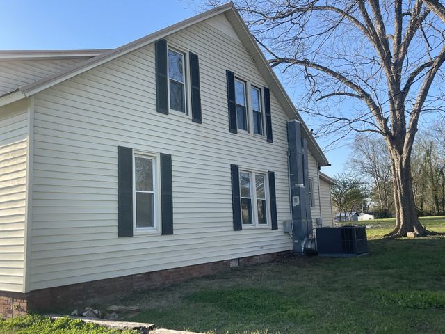 301 Bennett St, Decherd, TN 37324