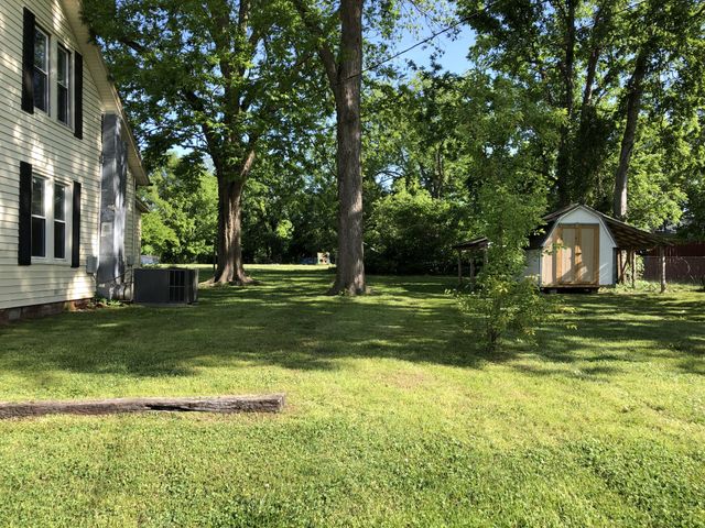 301 Bennett St, Decherd, TN 37324