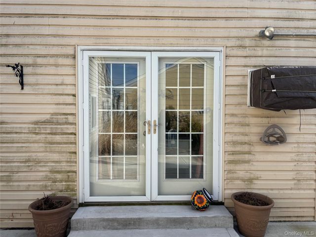 3615 Bayview Street, Seaford, NY 11783