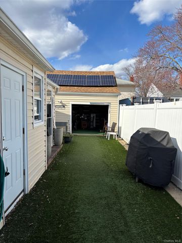 3615 Bayview Street, Seaford, NY 11783