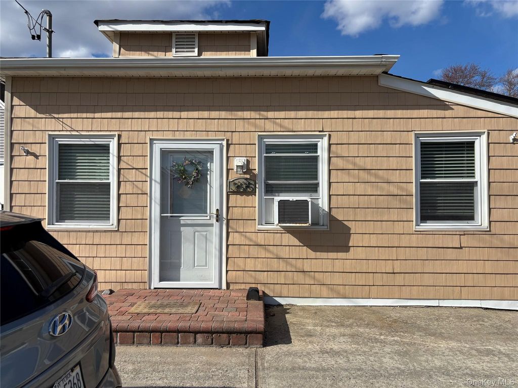 3615 Bayview Street, Seaford, NY 11783