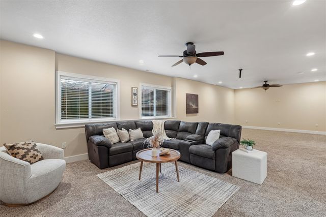520 Timberview Drive, Adel, IA 50003