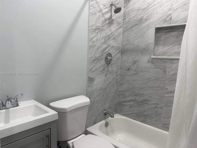 214 SW 2nd Ter, Dania Beach, FL 33004
