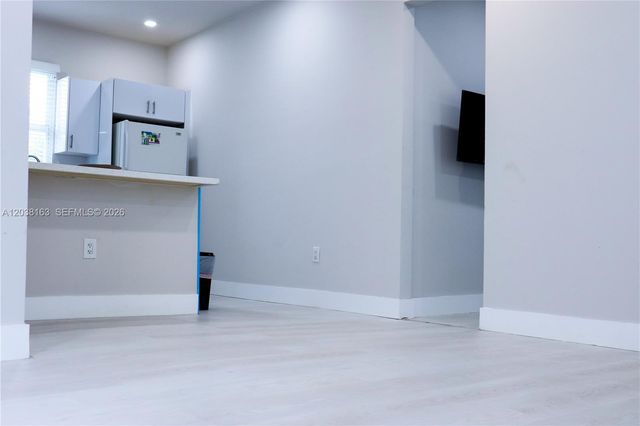 214 SW 2nd Ter, Dania Beach, FL 33004