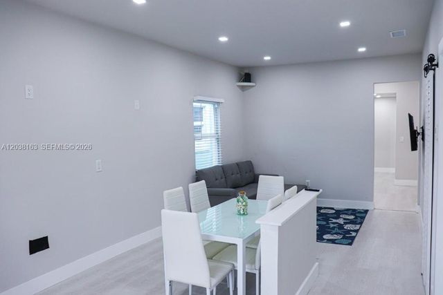 214 SW 2nd Ter, Dania Beach, FL 33004