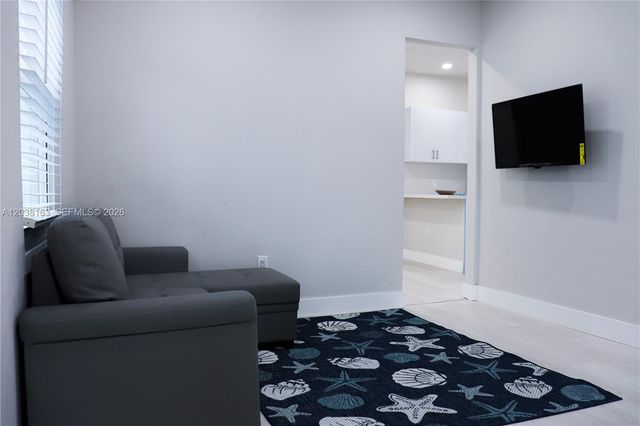 214 SW 2nd Ter, Dania Beach, FL 33004