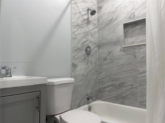 214 SW 2nd Ter, Dania Beach, FL 33004