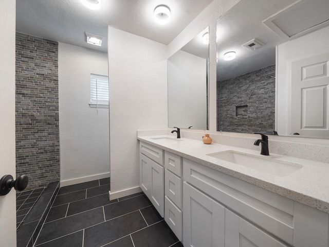 111 Holderrieth Boulevard, Tomball, TX 77375