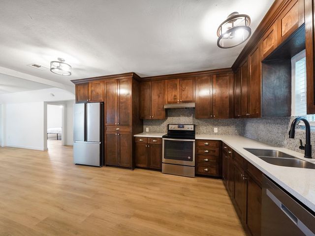 111 Holderrieth Boulevard, Tomball, TX 77375