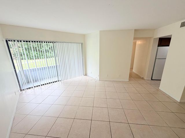 2000 N Congress Avenue 103, West Palm Beach, FL 33401