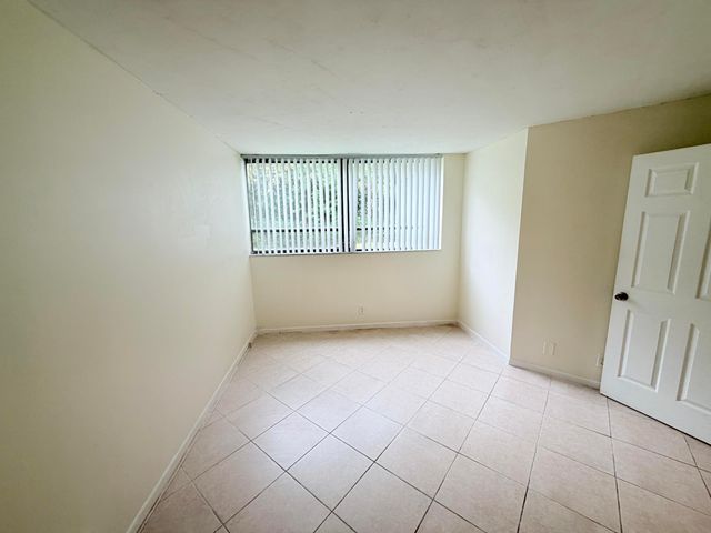 2000 N Congress Avenue 103, West Palm Beach, FL 33401