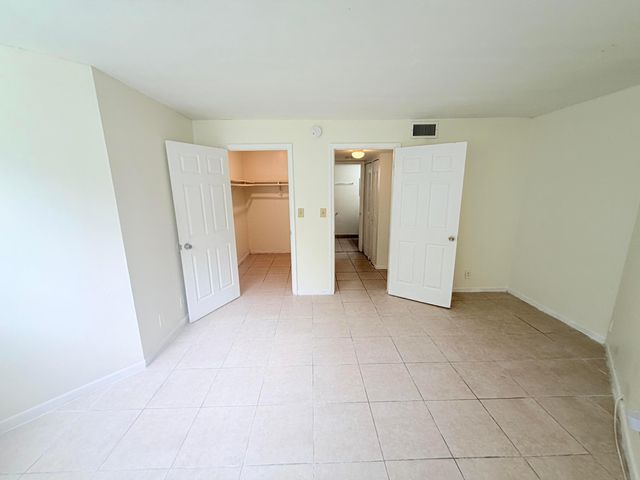 2000 N Congress Avenue 103, West Palm Beach, FL 33401