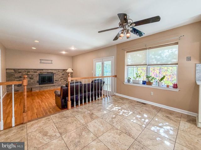 157 HARTFORD LN, Newtown, PA 18940