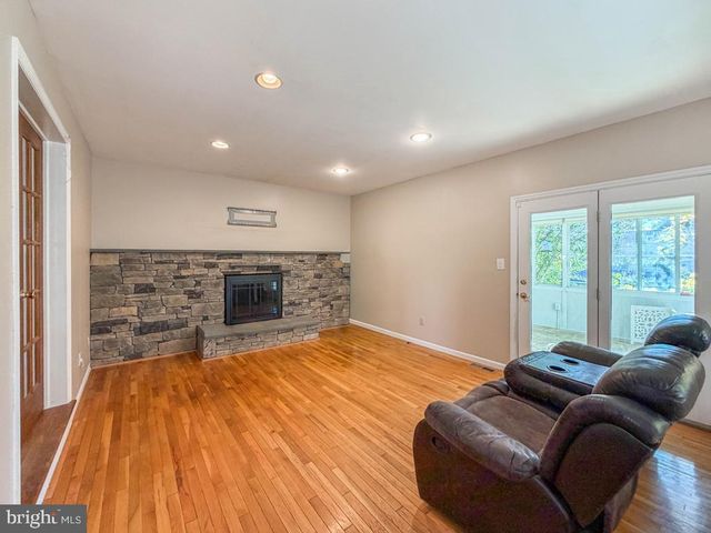 157 HARTFORD LN, Newtown, PA 18940