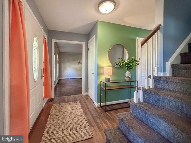 157 HARTFORD LN, Newtown, PA 18940