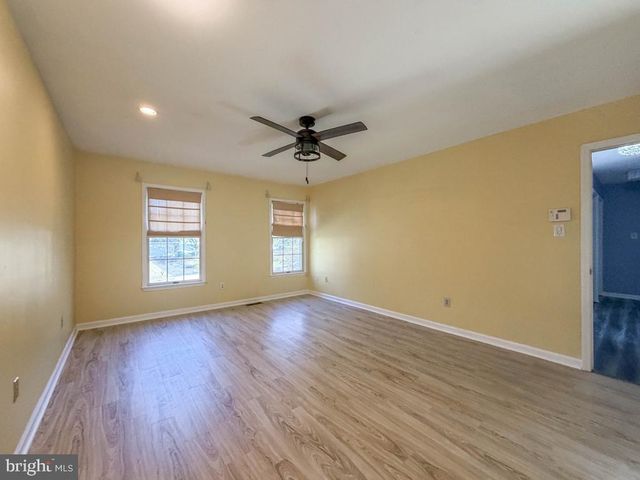 157 HARTFORD LN, Newtown, PA 18940