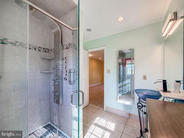 157 HARTFORD LN, Newtown, PA 18940