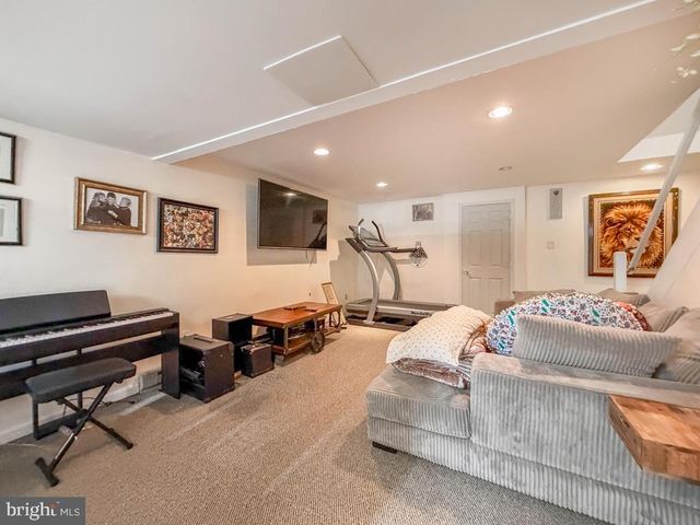 157 HARTFORD LN, Newtown, PA 18940