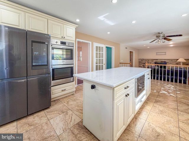157 HARTFORD LN, Newtown, PA 18940