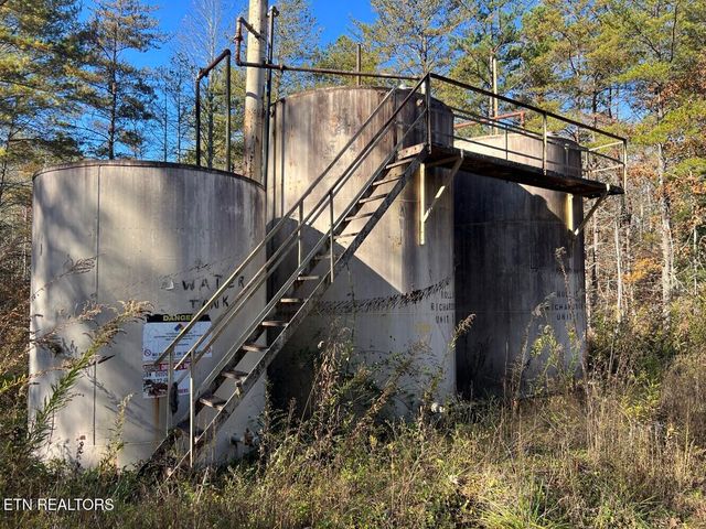 523 Honey Creek Loop Rd, Allardt, TN 38504