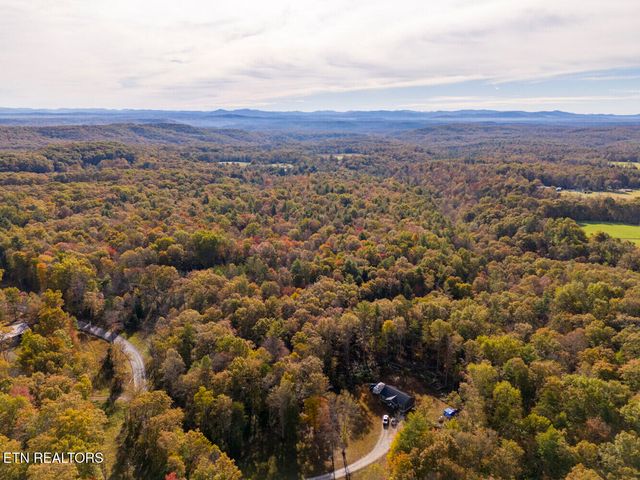 523 Honey Creek Loop Rd, Allardt, TN 38504