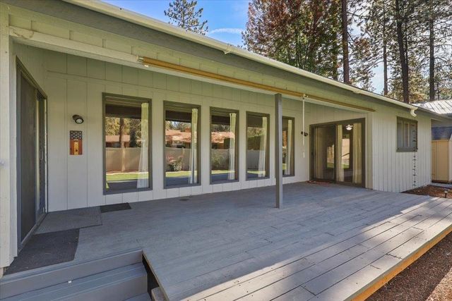 15709 N Glencrest Ct, Spokane, WA 99208