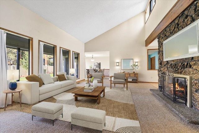 15709 N Glencrest Ct, Spokane, WA 99208