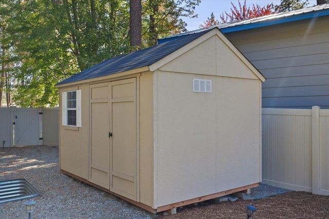 15709 N Glencrest Ct, Spokane, WA 99208