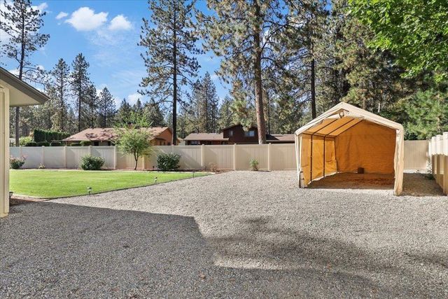 15709 N Glencrest Ct, Spokane, WA 99208