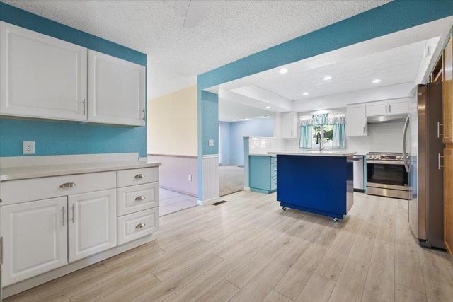 15709 N Glencrest Ct, Spokane, WA 99208