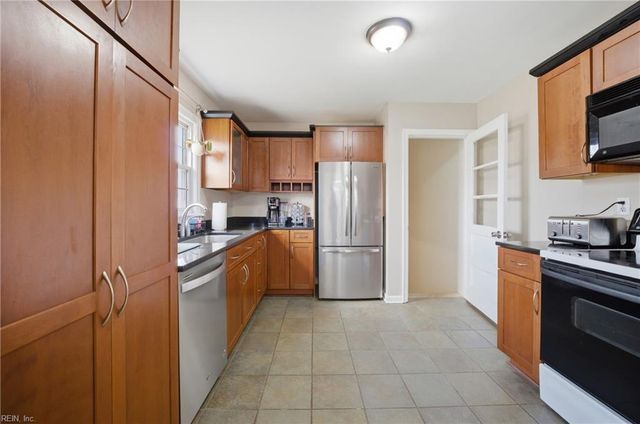 8455 Capeview AVE, Norfolk, VA 23503