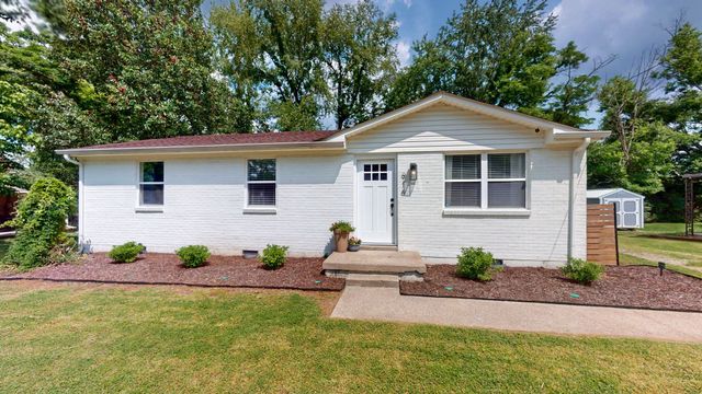 916 Turner Dr, Hartsville, TN 37074