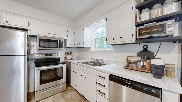 916 Turner Dr, Hartsville, TN 37074