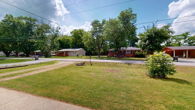 916 Turner Dr, Hartsville, TN 37074