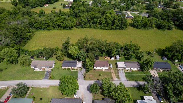 916 Turner Dr, Hartsville, TN 37074