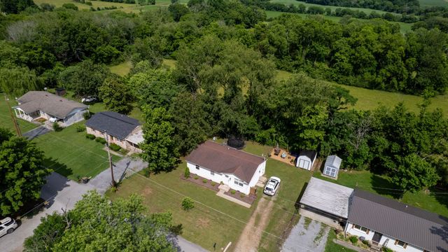 916 Turner Dr, Hartsville, TN 37074