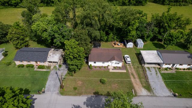 916 Turner Dr, Hartsville, TN 37074
