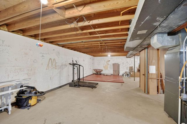 113 Shirley Avenue, Elk Run Heights, IA 50707
