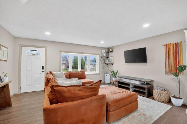 113 Shirley Avenue, Elk Run Heights, IA 50707