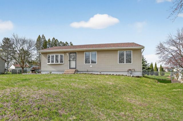 113 Shirley Avenue, Elk Run Heights, IA 50707