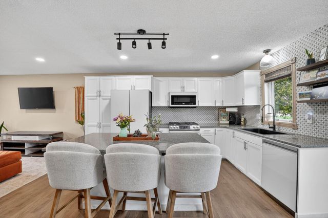 113 Shirley Avenue, Elk Run Heights, IA 50707