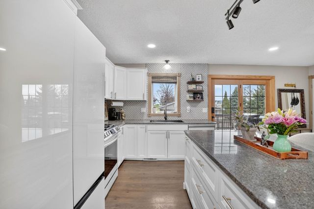 113 Shirley Avenue, Elk Run Heights, IA 50707