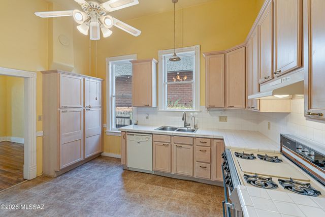 423 S 5th Avenue, Tucson, AZ 85701