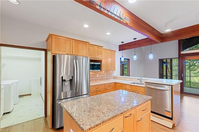 701 Colony TRL, Lanexa, VA 23089