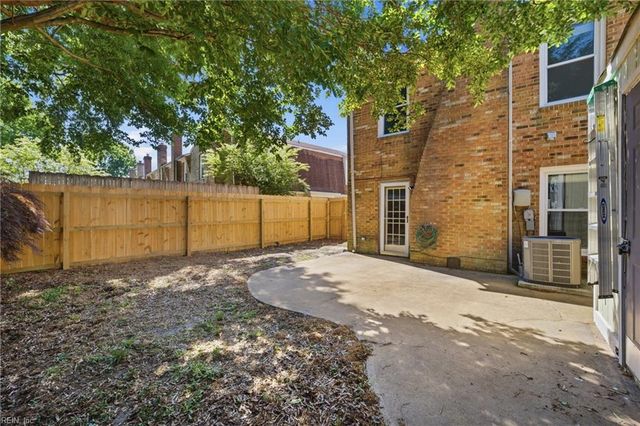 543 Biltmore DR, Virginia Beach, VA 23454