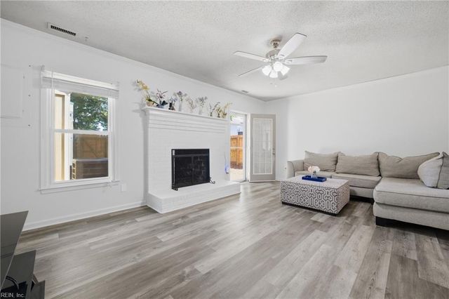 543 Biltmore DR, Virginia Beach, VA 23454